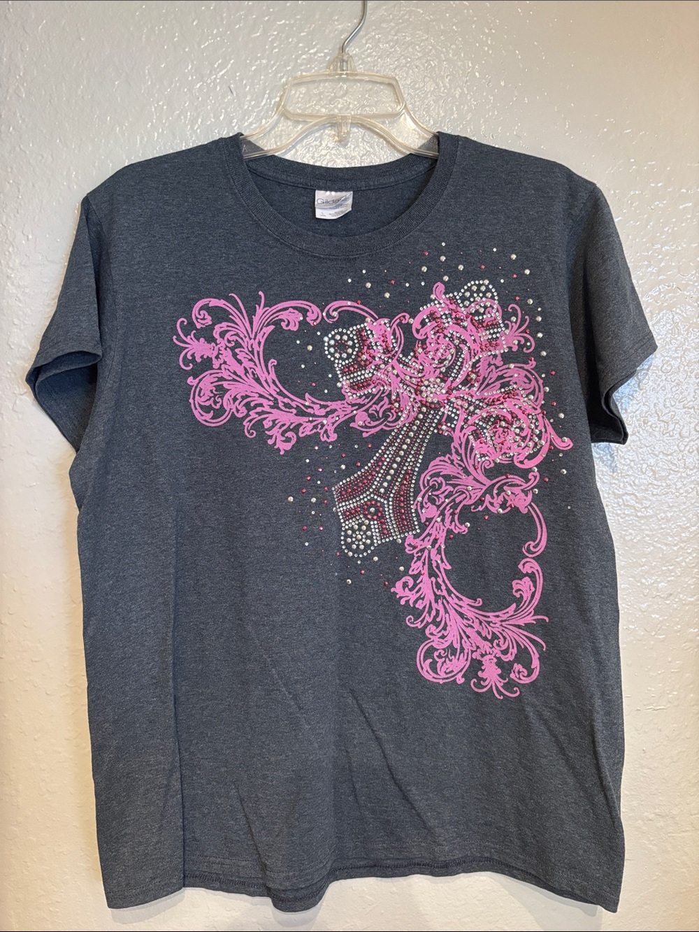 Gildan Dark Gray Tee with Pink Rhinestone Fleur Cross Design Retro Western Top